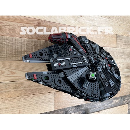 Millenium Falcon 75389 wall mount