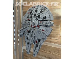 Millenium Falcon UCS - Wall mount