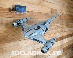 The Mandalorian's N-1 Starfighter 75442 - wall mount side turn