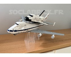 Le Shuttle Carrier Aircraft 10360 de biais