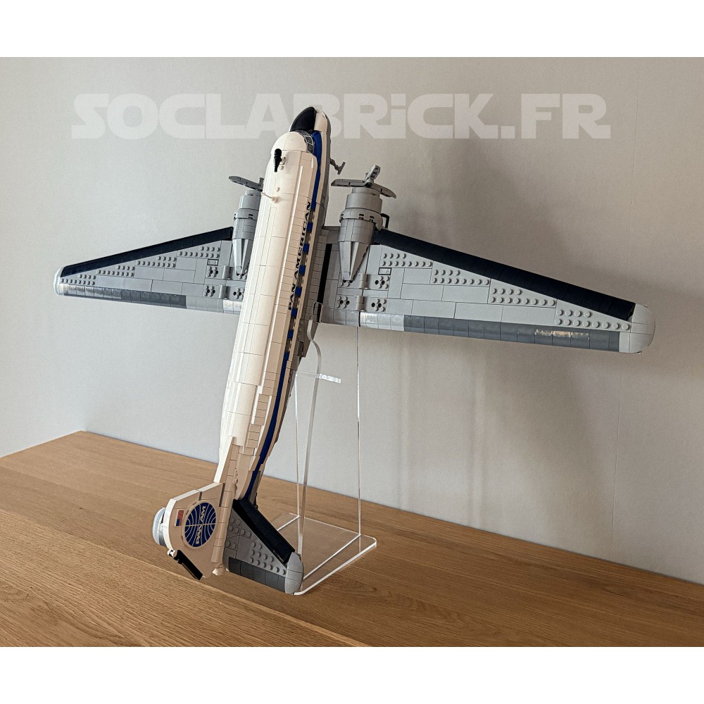 Douglas DC-3 PAN AM - 11378 vertical