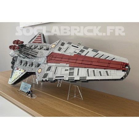 Venator UCS 75367 - On the side